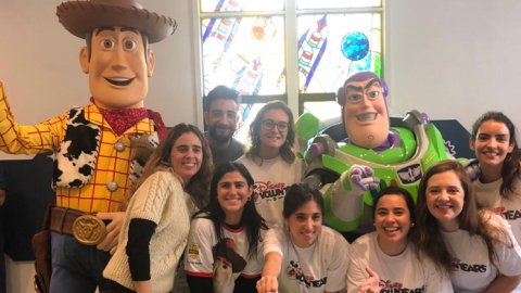 Disney VoluntEARS lleva magia a más de 1000 niños hospitalizados