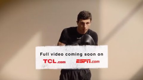 TCL lanza su campaña de marketing global "Born a Legend"