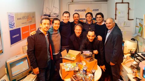 Mercado Libre celebra 20 años reconstruyendo el garage donde todo empezó