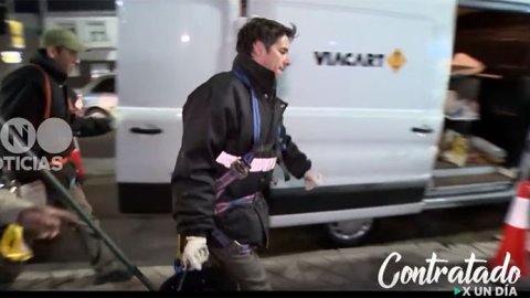 ¿Cómo trabajan los fijadores de cartelería en vía pública?