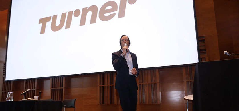 Turner estuvo presente en el Media Day como sponsor y orador