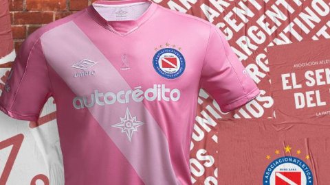 Umbro lanza una camiseta de Argentinos Juniors de edición limitada