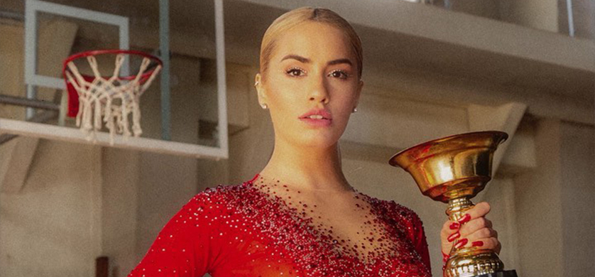Lali festeja su cumpleaños en MTV y estrena video