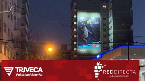 Triveca, de Red Directa, lanza en Rosario su primer cartel iluminado con energía renovable