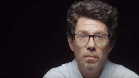 Fundación AVON lanza "Vos tenés que ver", la campaña contra la violencia hacia mujeres