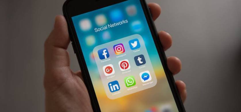 ¿La gente se informa por las redes sociales?