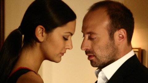 ElTrece repone la novela “Las mil y una noches”