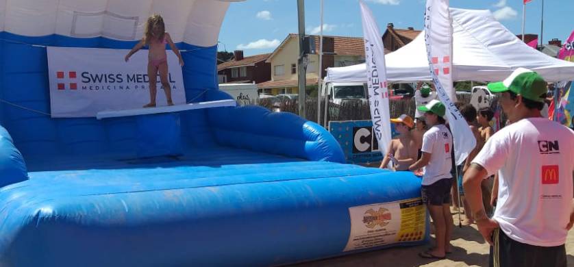Acción de Swiss Medical en la playa de Cartoon Network en Pinamar