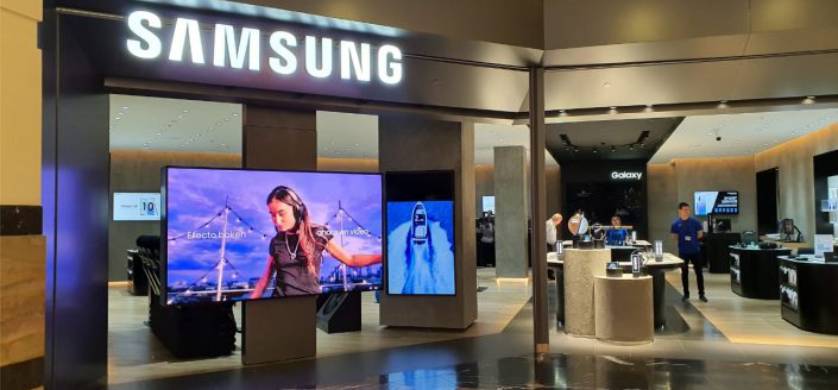Samsung ilumina su store de Unicenter con su primera pantalla LED indoor