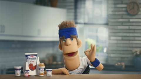 “Superalimento esencial”, la nueva campaña de Yogurísimo junto a Del Potro