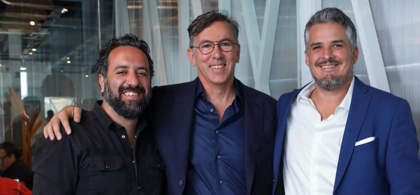 Together w/ suma a Doug Livingston en Nueva York