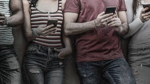 A&E Investiga estrena el especial "Adictos a Internet"