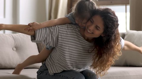 "Lejos, más juntos": LATAM Airlines interviene su eslogan en una nueva campaña