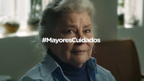 "Llamalos", el mensaje de la Ciudad de Buenos Aires ante la llegada del pico de la Pandemia