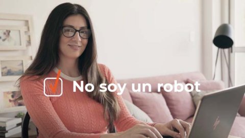 "No Soy un Robot", el primer comercial de Galicia y Anunciar para personas no videntes
