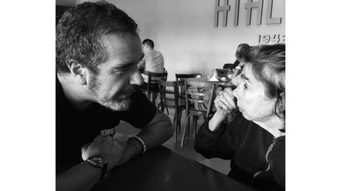 Acción de Pollaccia y Balmaceda por la visibilización del mal de Alzheimer