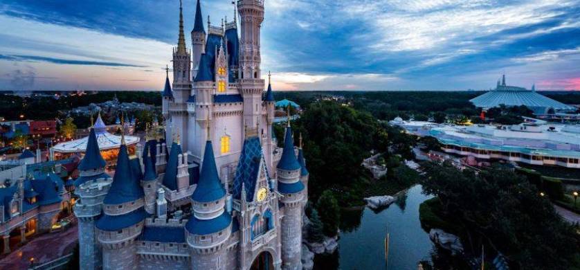 Otro golpe para Facebook: Disney también recorta su inversión publicitaria en la red social