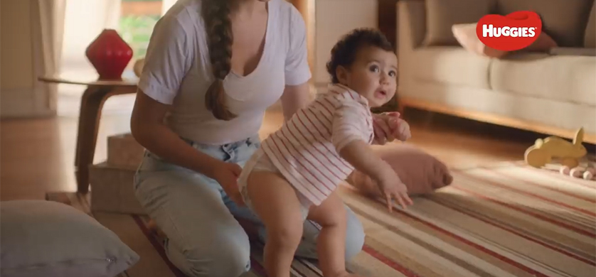Huggies lanza su nuevo pañal con tecnología exclusiva Xtra-Flex