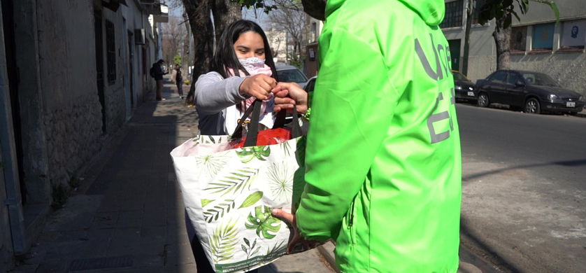 Campaña solidaria por el Día de las Infancias de Huracán junto a Uber Eats