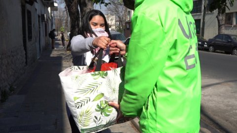 Campaña solidaria por el Día de las Infancias de Huracán junto a Uber Eats