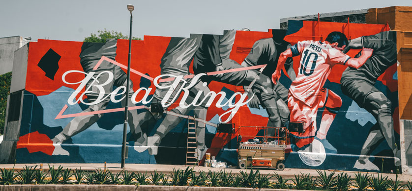 Budweiser rinde homenaje a Messi a través de arte urbano