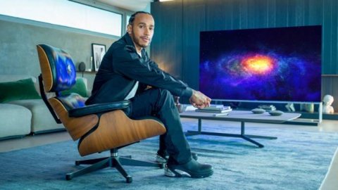 Lewis Hamilton fue nombrado como embajador de la marca LG Signature