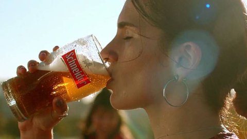 Cerveza Schneider lanzó su campaña de verano: “¡Qué fantástica esta fresca!”