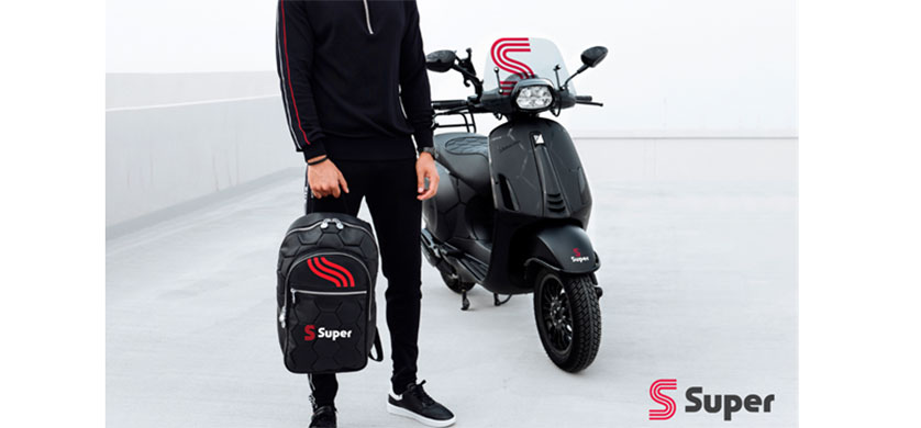 Super cerró el fin de 2020 sorteando una moto Vespa