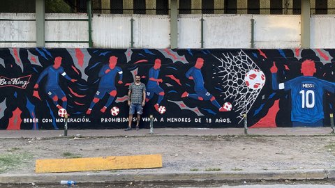 Acción de Budweiser para rendirle homenaje a Lionel Messi en Perú Beach