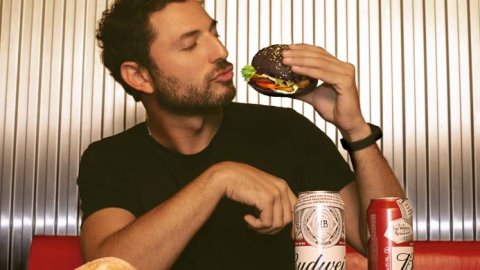 Acción de Budweiser junto a Williamsburg para el Día de los enamorados