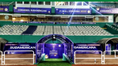 Acción de la imprenta del Grupo Braver en el Estadio Kempes