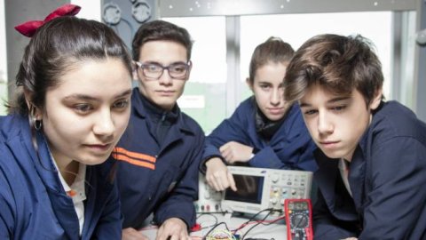Tenaris impulsa la creación de cuatro Aulas Digitales en la región