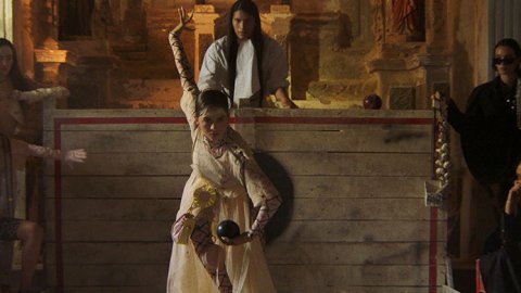 “Paraíso”, de Mamá Húngara y Hernán Corera para Sadaels