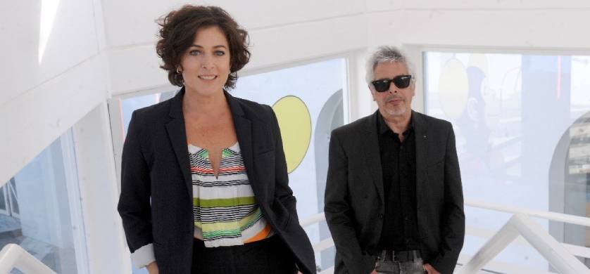 Radio CNN estrena “Aduana de palabras” con Bobby Flores y Mariana Mactas
