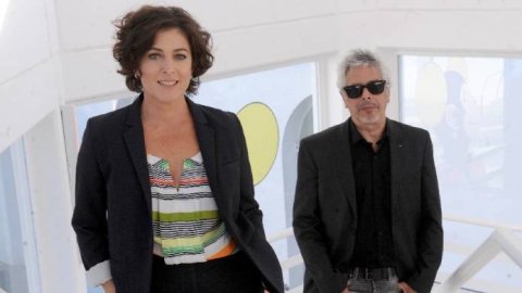 Radio CNN estrena “Aduana de palabras” con Bobby Flores y Mariana Mactas