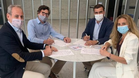 Acuerdo entre periodistas y comunicadores para fortalecer la Democracia