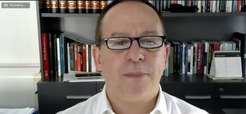 Martín Etchevers: "Es imprescindible el trabajo vigoroso y riguroso de periodistas y empresas"