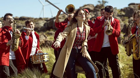 Budweiser realizó un concierto para celebrar la elaboración de su cerveza con energía renovable