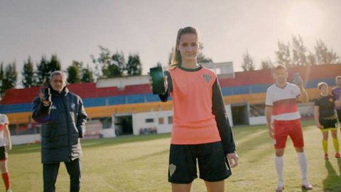 Naranja X lanza "Gente en ascenso", su nueva campaña creada por The Juju