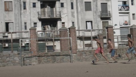 Quilmes presenta el "Balón de Potrero", un premio para los mejores jugadores del fútbol