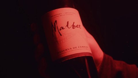''Wine of Duty'': The Juju creó el primer vino nacido en el mundo virtual