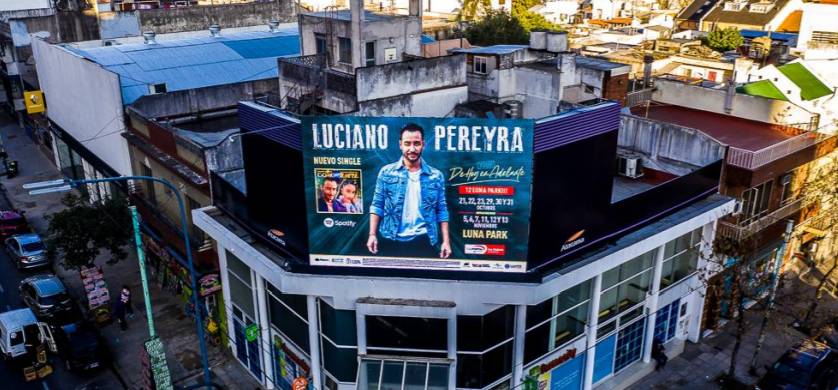 Atacama inauguró una nueva pantalla de leds en CABA