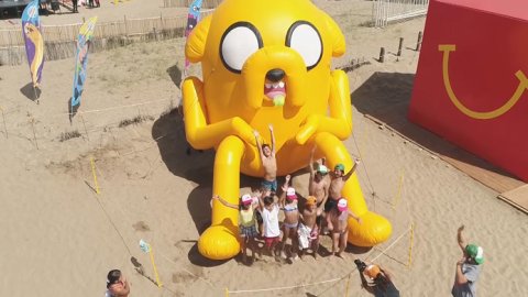 Warnermedia planifica su temporada de verano en la Costa Atlántica