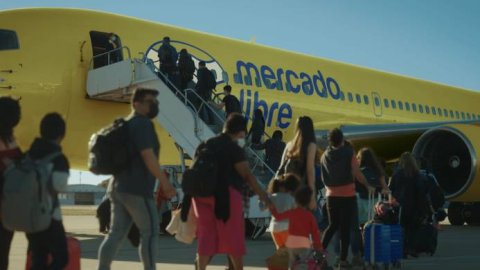 "Un envío diferente", la campaña de fin de año de GUT para Mercado Libre 