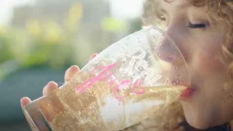 “Feliz algo nuevo”, la campaña de Sidra Real por las fiestas