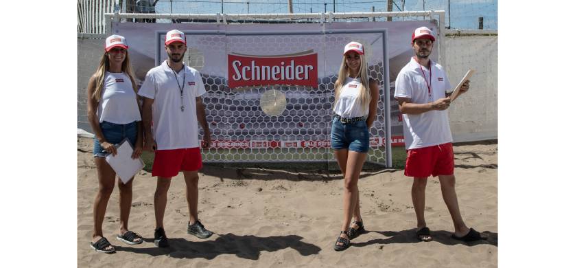 Acción de Schneider en Mar del Plata durante el verano