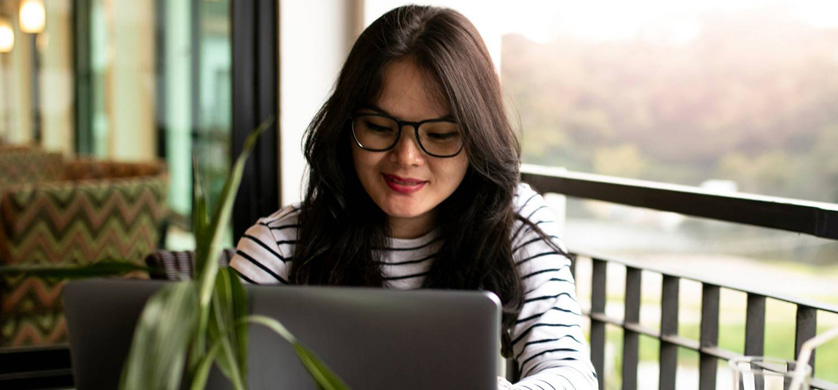 Santander y el British Council ofrecen 5.000 becas online para estudiar inglés
