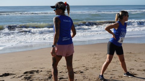 Los 10K de Noblex Pinamar volvieron a llenar las playas de runners