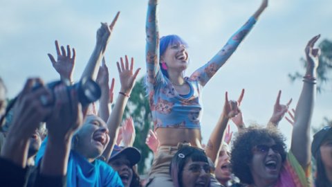 Flow presenta su campaña integral de comunicación con motivo de la transmisión en vivo del Lollapalooza 