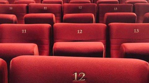 WARC: la inversión publicitaria en Exterior y Cine alcanzará los us$44.400 millones en 2022